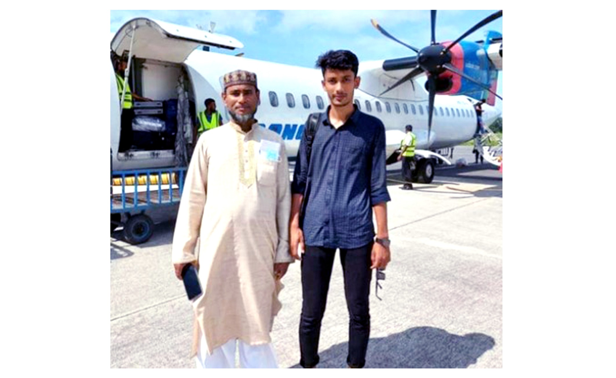 এসএসসিতে জিপিএ-৫ পাওয়ায় শিক্ষার্থীকে নিয়ে প্লেনে ভ্রমণ করলেন স্কুল সভাপতি